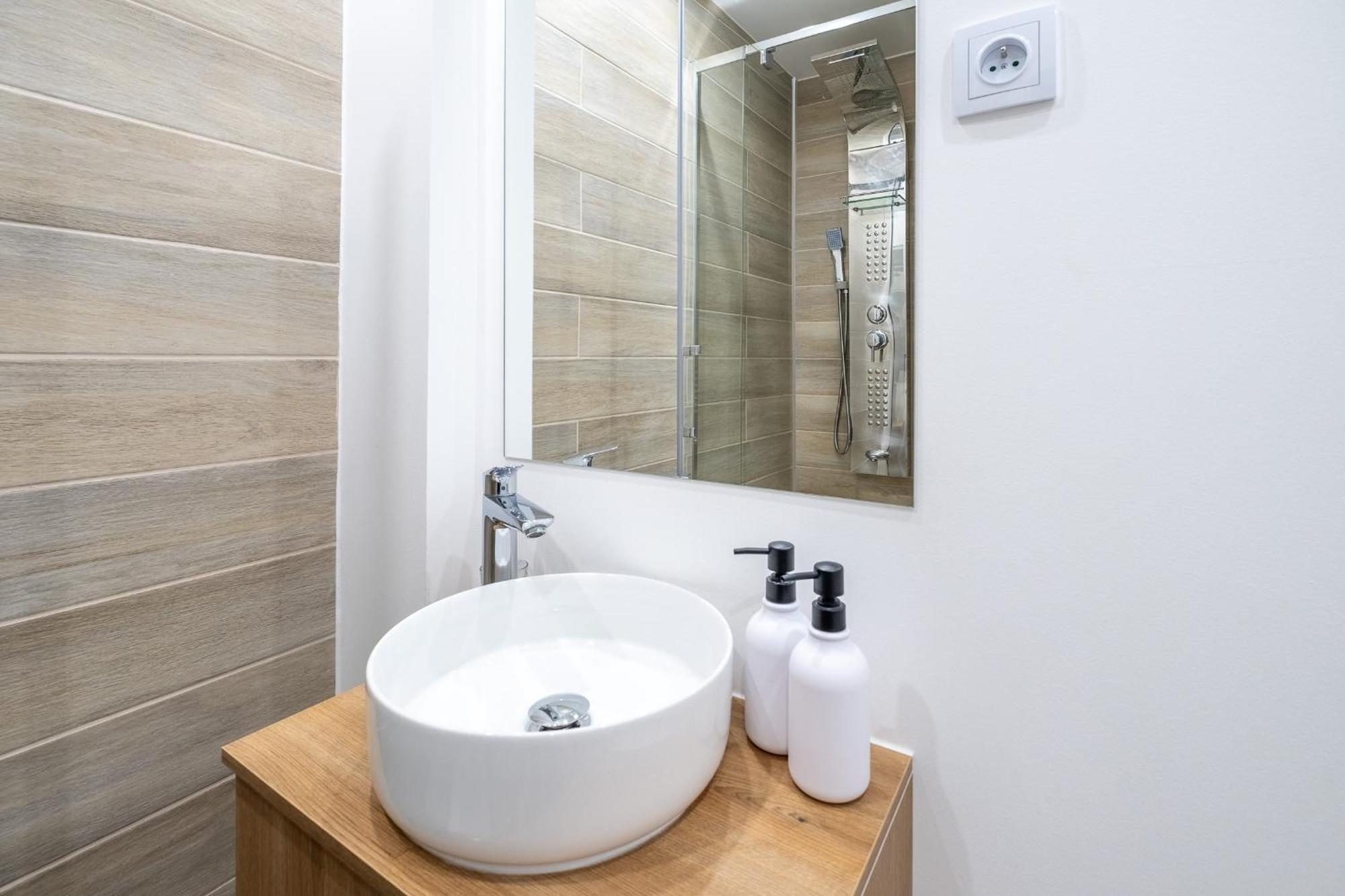 Nomad Apartments - Vue Collegiale Dinant Bagian luar foto